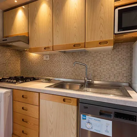 Angelico 3 Bedrooms By Mmega Firenze